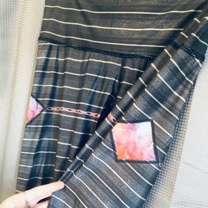 Teeki striped women’s yoga leggings